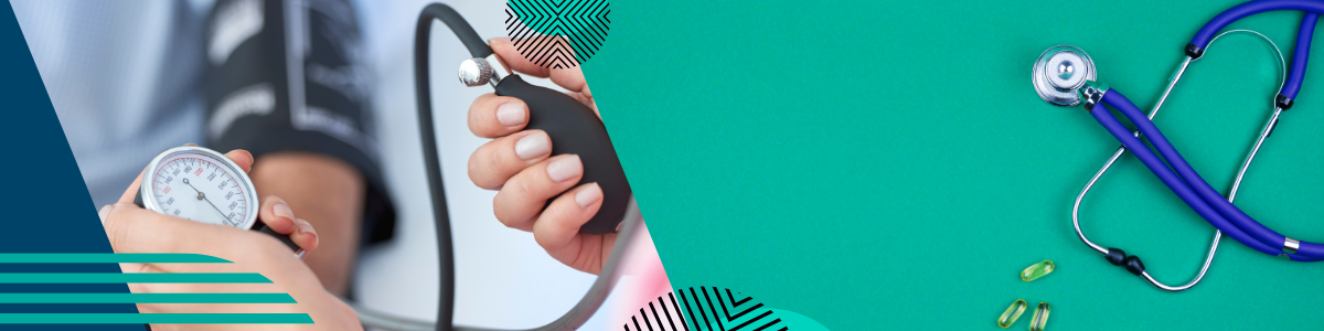 Pomiar ciśnienia krwi oraz stetoskop na zielonym tle