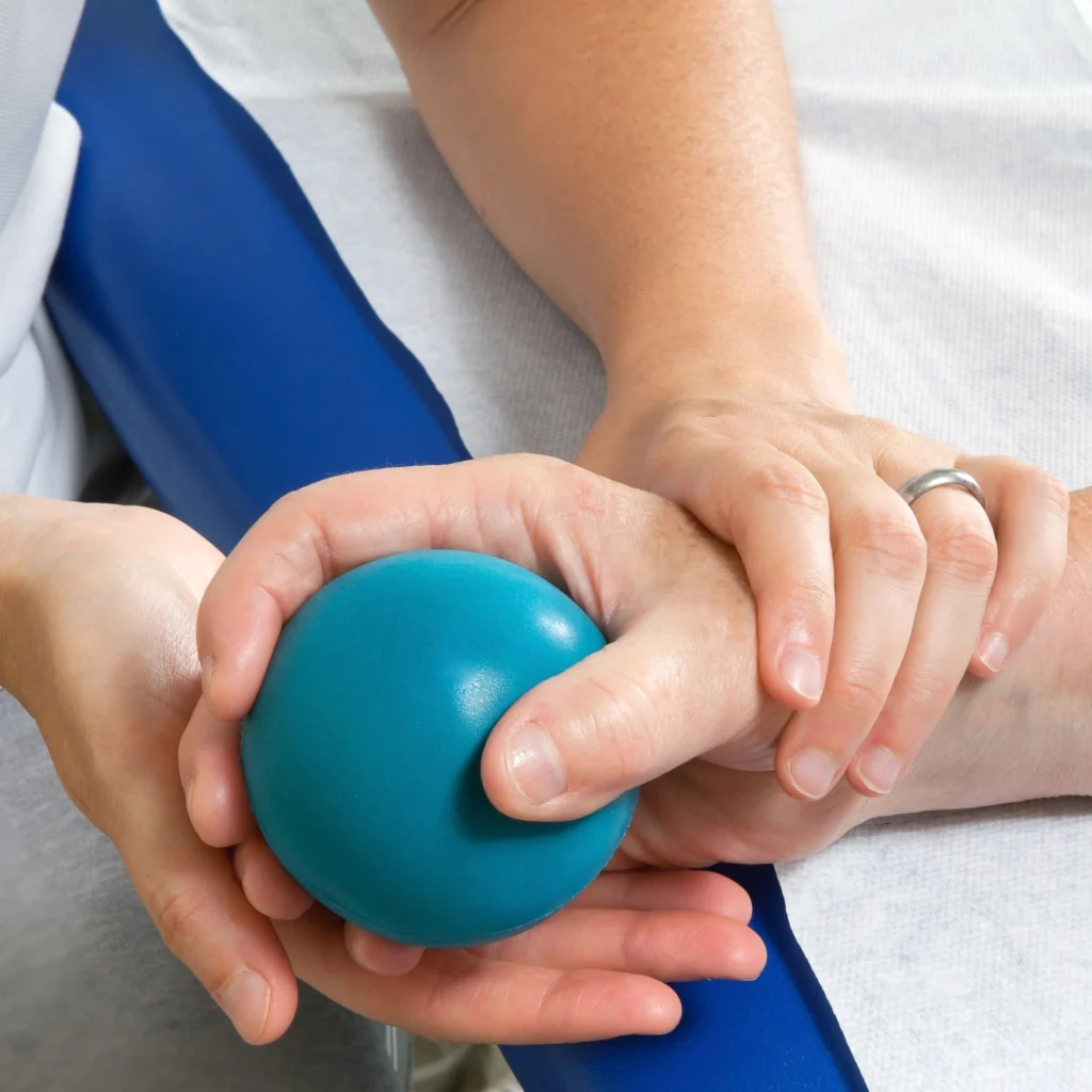 ściskanie piłeczki przez pacjenta